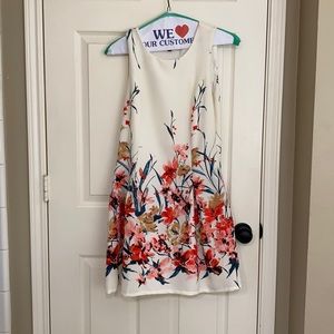 White/floral short party dress size L